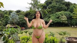 Captura de 'BBW Bikini Overload #4' nº 3