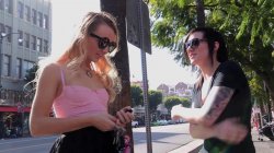 Captura de 'Turning Girls Out' nº 2