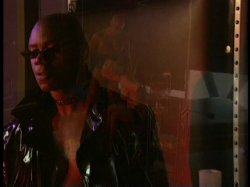 Captura de 'Nina Hartley's Guide to Sensual Submission' nº 62