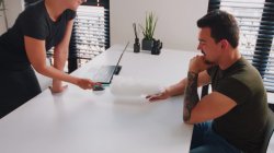 Captura de 'Het Poets en Zuig Bureau' nº 6