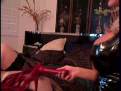 'Big Busted Doms' screenshot nº 6
