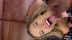 Captura de 'Neighbor and husband fuck me in 3some' nº 126