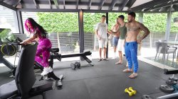 'Haley Quinn Gets Wildly Double Penetrated by 4 Huge Cocks' screenshot nº 4
