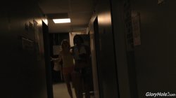 Captura de 'Two White Girls At The Glory-Hole!' nº 4