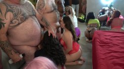 Captura de 'Large Fucking Orgy Gonzo Style Camera' nº 4