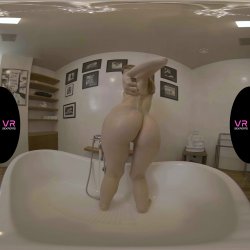 'Waking Up and Orgasming in the Bath' screenshot nº 19