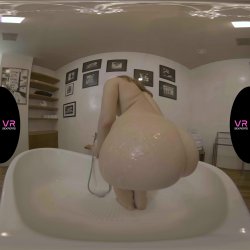 'Waking Up and Orgasming in the Bath' screenshot nº 20