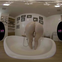 'Waking Up and Orgasming in the Bath' screenshot nº 23