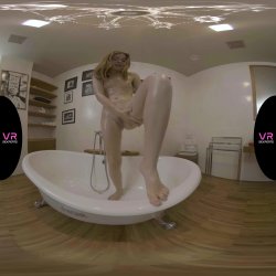 'Waking Up and Orgasming in the Bath' screenshot nº 32