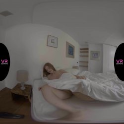 'Waking Up and Orgasming in the Bath' screenshot nº 4