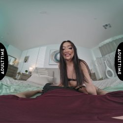 Captura de 'Up Close VR with Jade Kimiko' nº 31