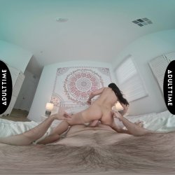 'Up Close VR with Lulu Chu' screenshot nº 79