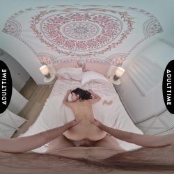 'Up Close VR with Lulu Chu' screenshot nº 99