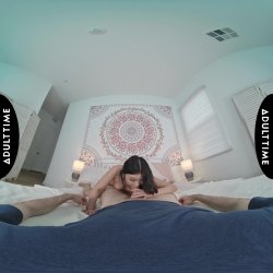 'Up Close VR with Lulu Chu' screenshot nº 35