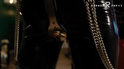 Captura de 'Spanking for the Rubber-Slut in Ballet Boots' nº 47