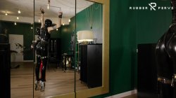 Captura de 'Spanking for the Rubber-Slut in Ballet Boots' nº 60