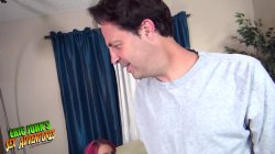 Captura de 'Lucky Photographer Boxcover Threesome MILF Fuck Facials' nº 9