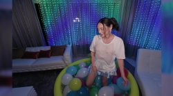 Captura de 'Deep in the Ballpit starring Catherine Knight' nº 11
