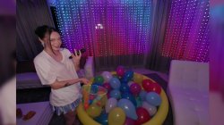 Captura de 'Deep in the Ballpit starring Catherine Knight' nº 14