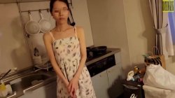 Captura de 'A Slender, Long-Legged Former Restaurant Owner, Now Emaciated After Falling Into Debt Hell From Bankruptcy' nº 1