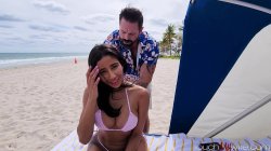 Captura de 'Hot Cabana Boy & My Horny Wife' nº 17