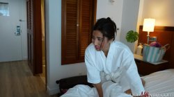 Captura de 'Hot Cabana Boy & My Horny Wife' nº 44