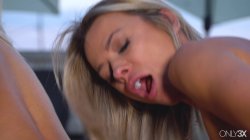 'All Inclusive Vacation Porn vs Swingers' screenshot nº 73