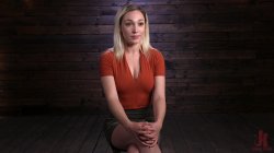 Captura de 'Lily LaBeau is Tormented in Grueling Bondage' nº 4