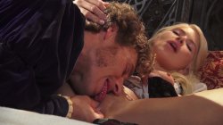 Captura de 'Beauty XXX: An Axel Braun Parody' nº 126