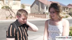 Captura de 'Summer Break Hookup Between Hot Nerd & Jock' nº 16