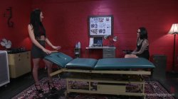 Captura de 'Chanel Santini discovers she's a pain Slut' nº 29