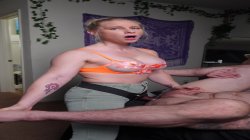 Captura de 'Pegging in Jeans' nº 19