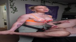 Captura de 'Pegging in Jeans' nº 26