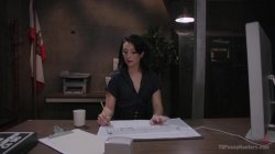 'Street Walker is given a break by a hot TS officer' screenshot nº 31