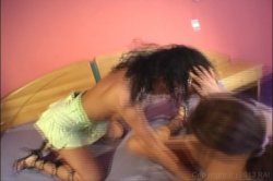 Captura de 'Real Amateur Lesbians 3' nº 124