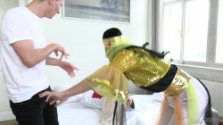 Captura de 'Exotic Genie Lady Dee Demands Big Cock Creampie Threesome' nº 17