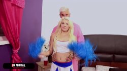 'Tiny Cheerleader W Tight Pussy Makes AVN Hall Of Famer Cum Two Times' screenshot nº 3