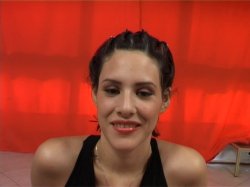 Captura de 'Cute 18 Year Latina Maia Got Her Makeup Ruined With Hot Cum' nº 22