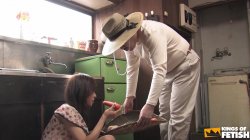 Captura de 'Solo Kitchen Masturbation With Fingers And Food Followed By Blowjob And Mouthful Of Cum' nº 53