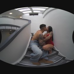 'No POV: Latina Colombia, Sex on the Stairs' screenshot nº 13
