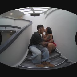 'No POV: Latina Colombia, Sex on the Stairs' screenshot nº 4