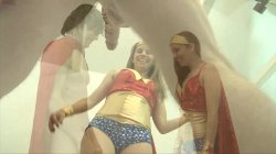 Captura de 'Wonder Woman Vs. Superman - A Ball Busting Porn Parody' nº 55