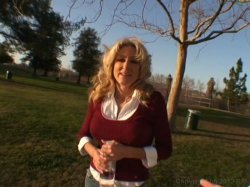 Captura de 'I Scored A Soccer Mom!' nº 130