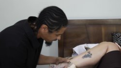 Captura de 'Interracial Cougar Cuckold 4' nº 4