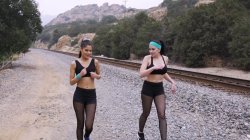 'She Wants Us Both' screenshot nº 2