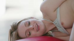 Captura de 'Lesbian Adventures: Older Women Younger Girls Vol. 12' nº 31