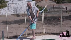 Captura de 'Cougar Fucks The Pool-Boy' nº 6