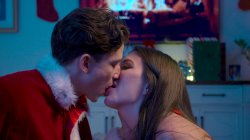 Captura de 'A Hotwife For Christmas' nº 24
