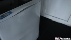 'In Hot Water With Stepmom' screenshot nº 1