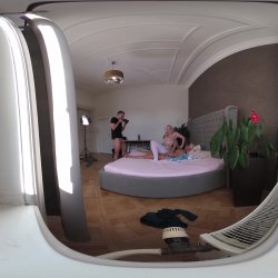 Captura de 'Vera Jarw VR Behind The Scenes Porno Dan - Rough Sex Makes Thick and Curvy Blonde's Cunt Squirt' nº 107